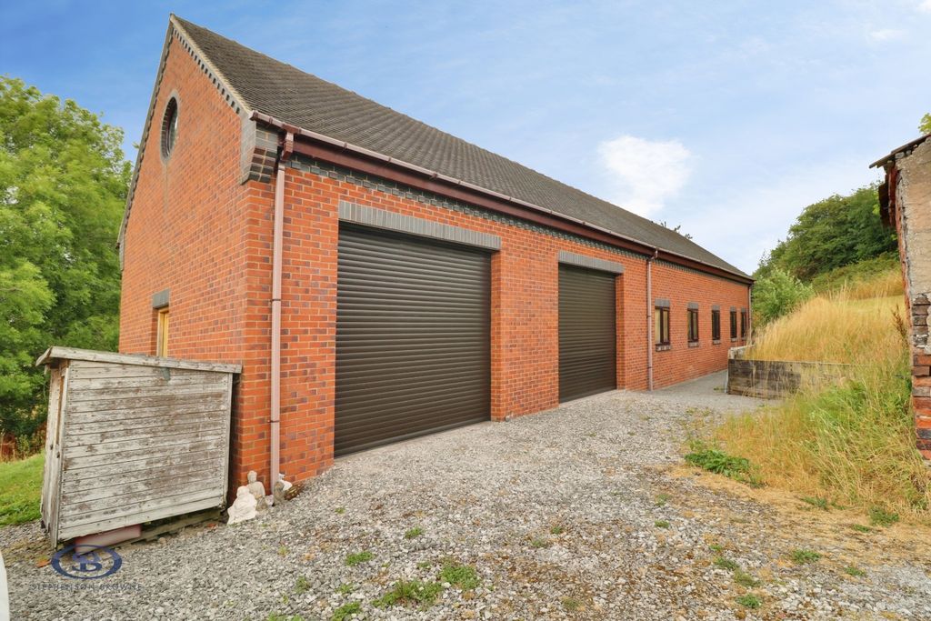 Property photo 2 of 44 Pbox-Img.Jpg