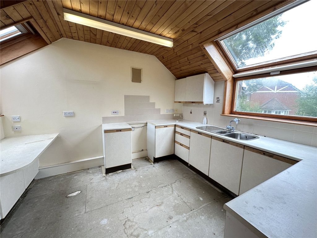 Property photo 2 of 10 Picture No. 11