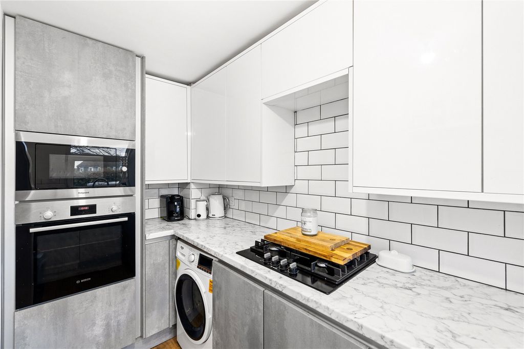 Property photo 3 of 17 Picture No. 28