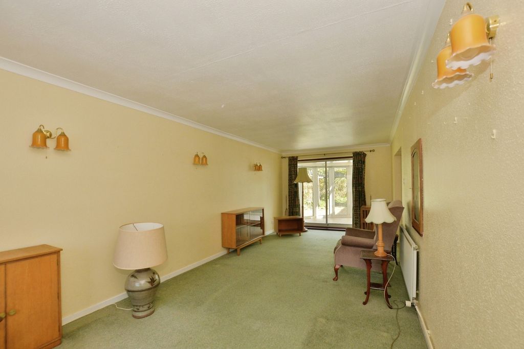 Property photo 2 of 17 Living Room