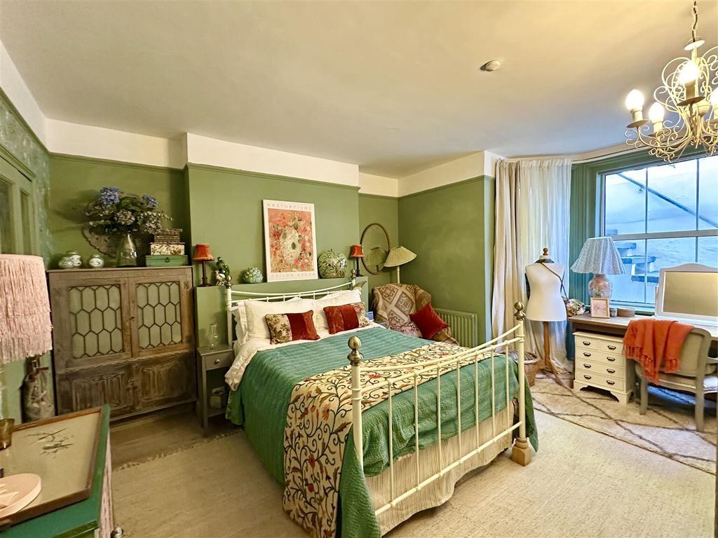 Property photo 3 of 22