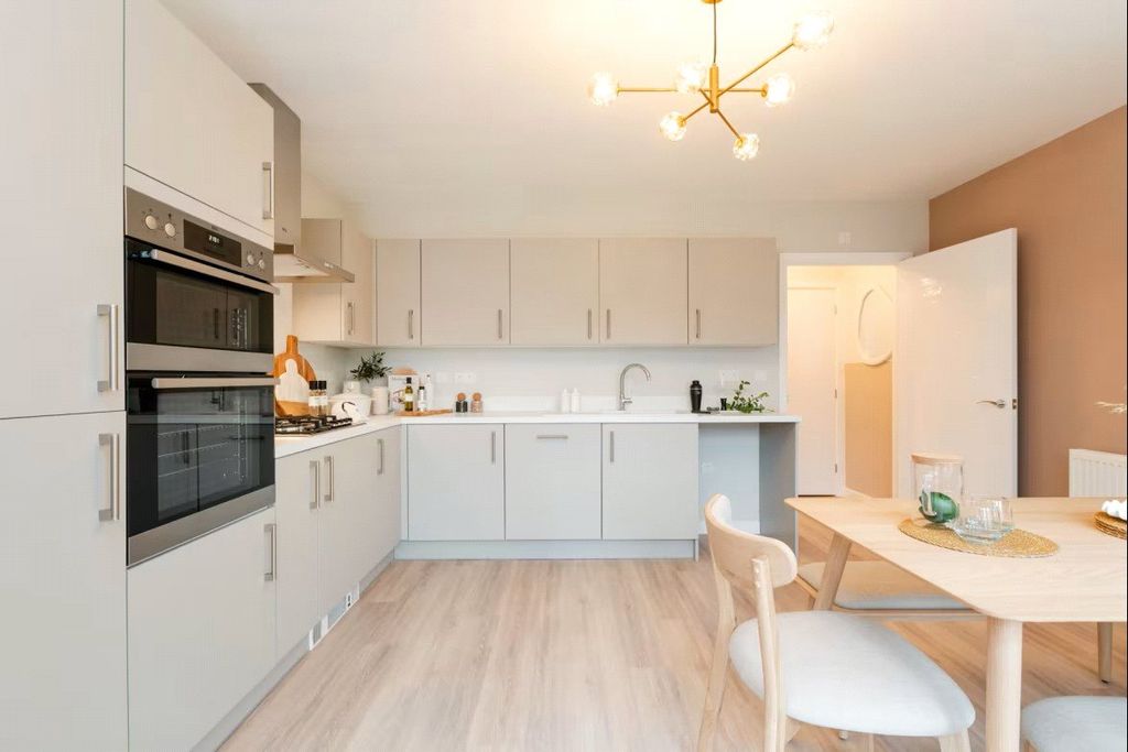 Property photo 2 of 10 Kitchen/Dining