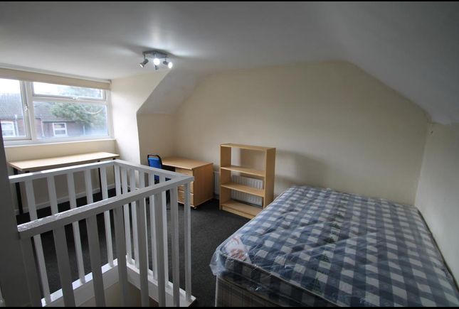 Property photo 3 of 9 Bedroom