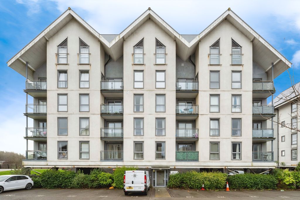 Property photo 1 of 21