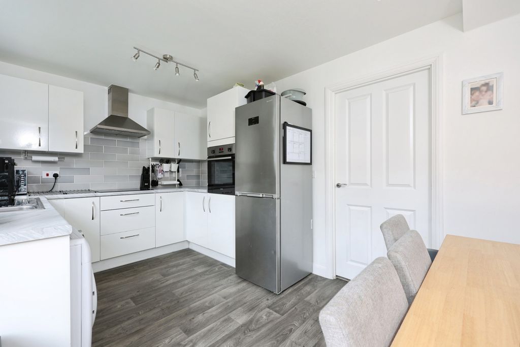 Property photo 3 of 16 Kitchen/Diner