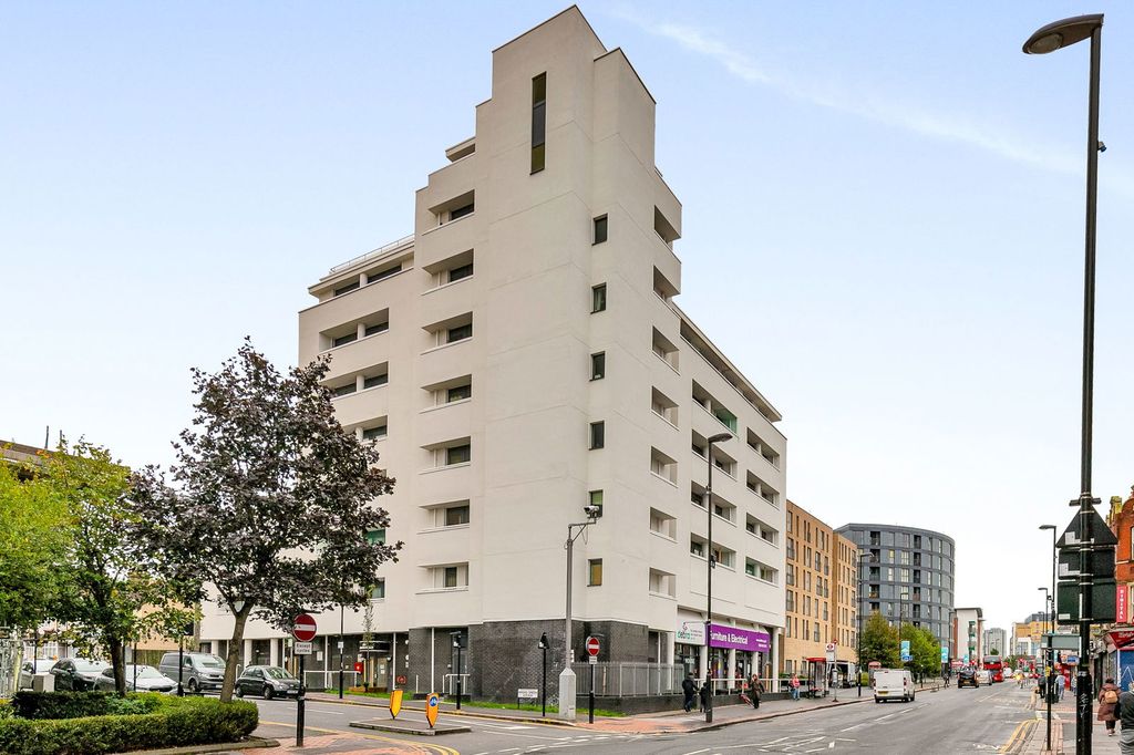 Property photo 1 of 8