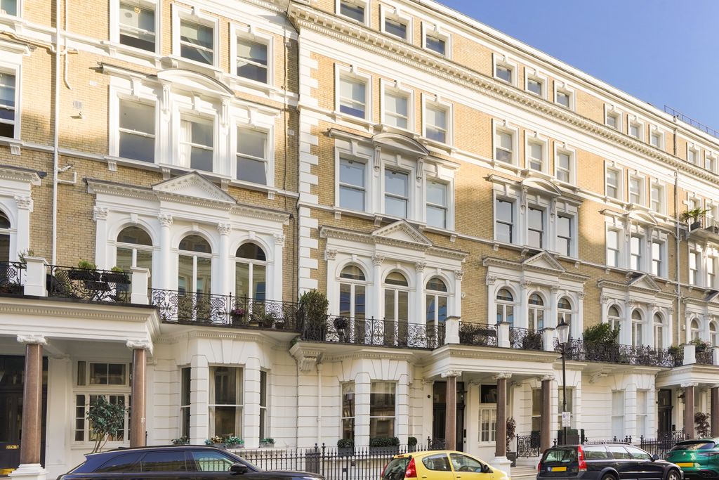 Property photo 2 of 14 11. External