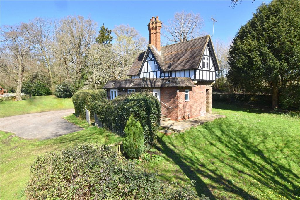 Property photo 1 of 12 Dwelling