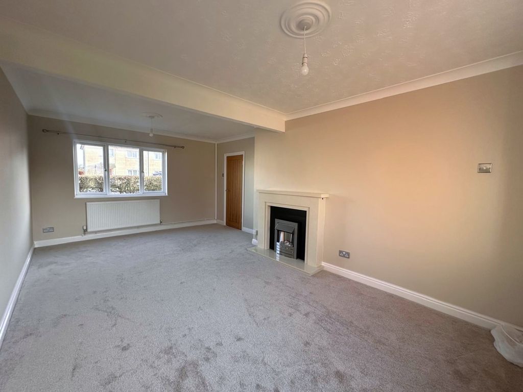 Property photo 3 of 11 Photo 2