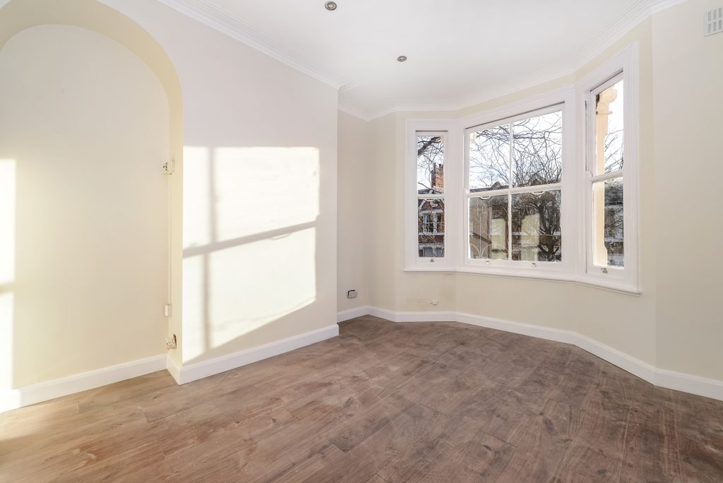 Property photo 3 of 6 235235 (1)