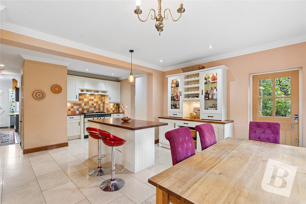 Property photo 2 of 25 Kitchen / Diner