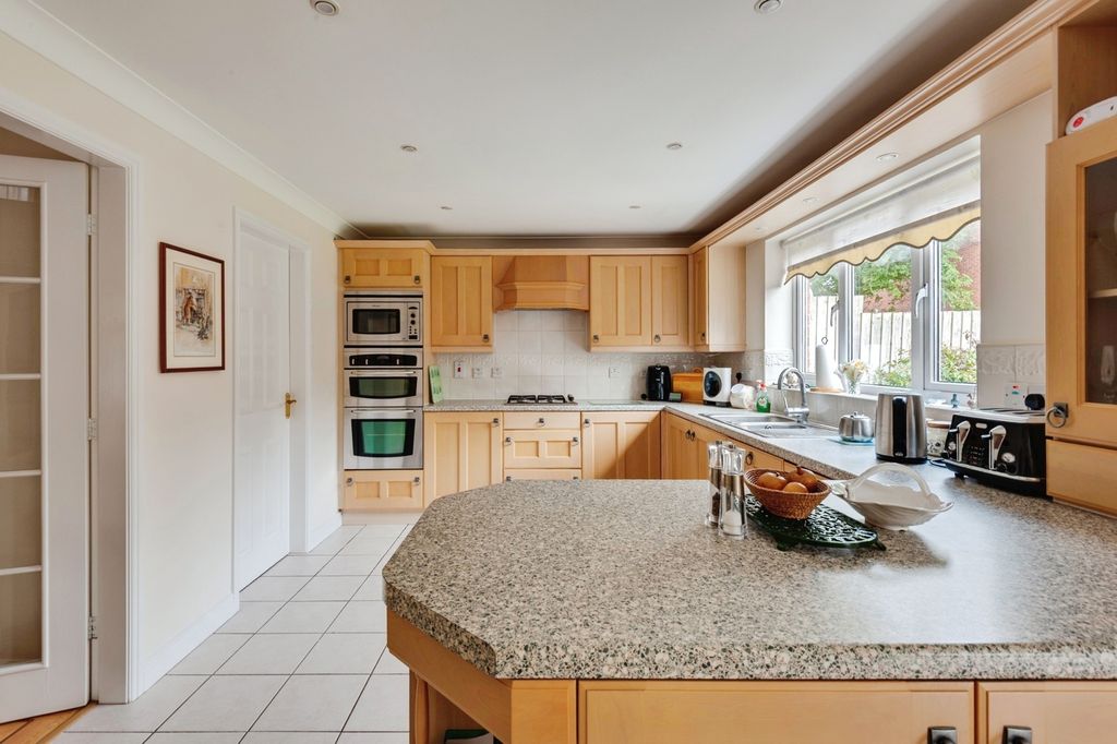 Property photo 2 of 26 Pbox-Img.Jpg