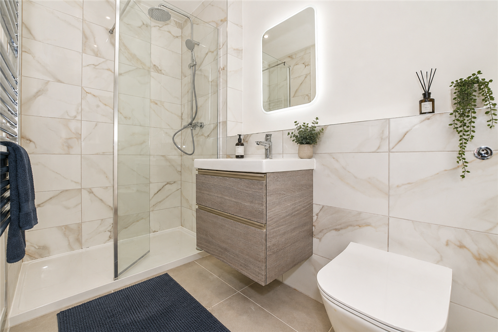 Property photo 1 of 10 En-Suite