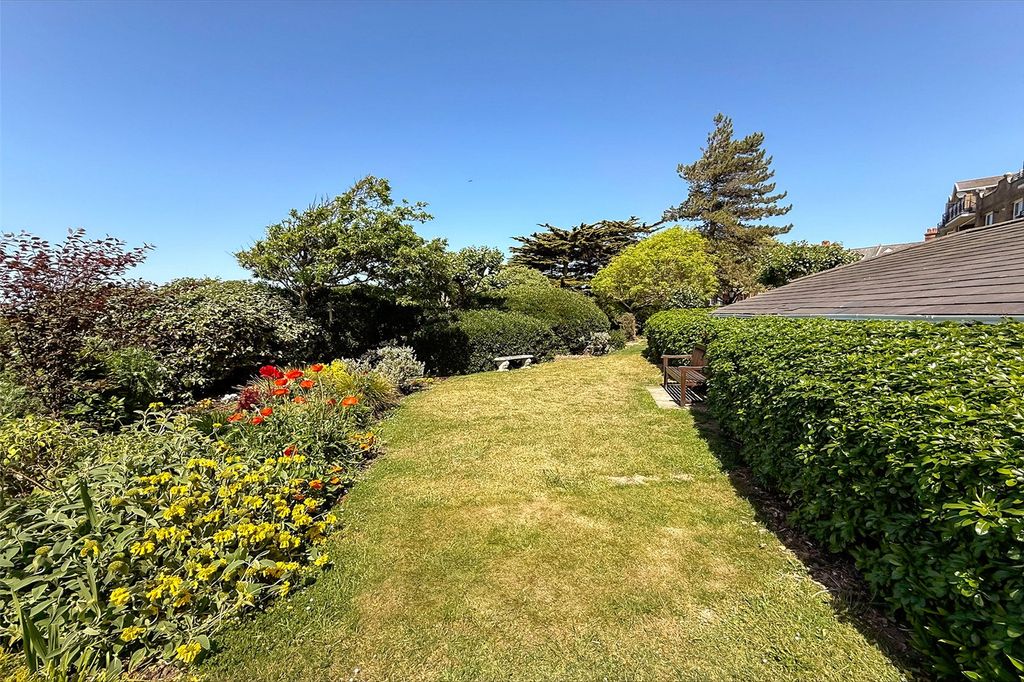 Additional image 16 of 1 bed flat for saleBeach Crescent, Littlehampton, West Sussex BN17