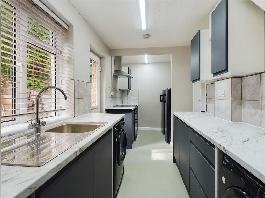 Additional image 4 of 5 bed shared accommodation to rentThe Avenue, Brighton BN2