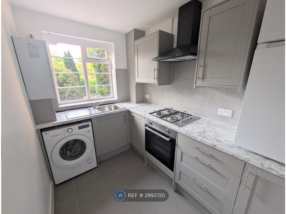 Property photo 2 of 6 Kitchen