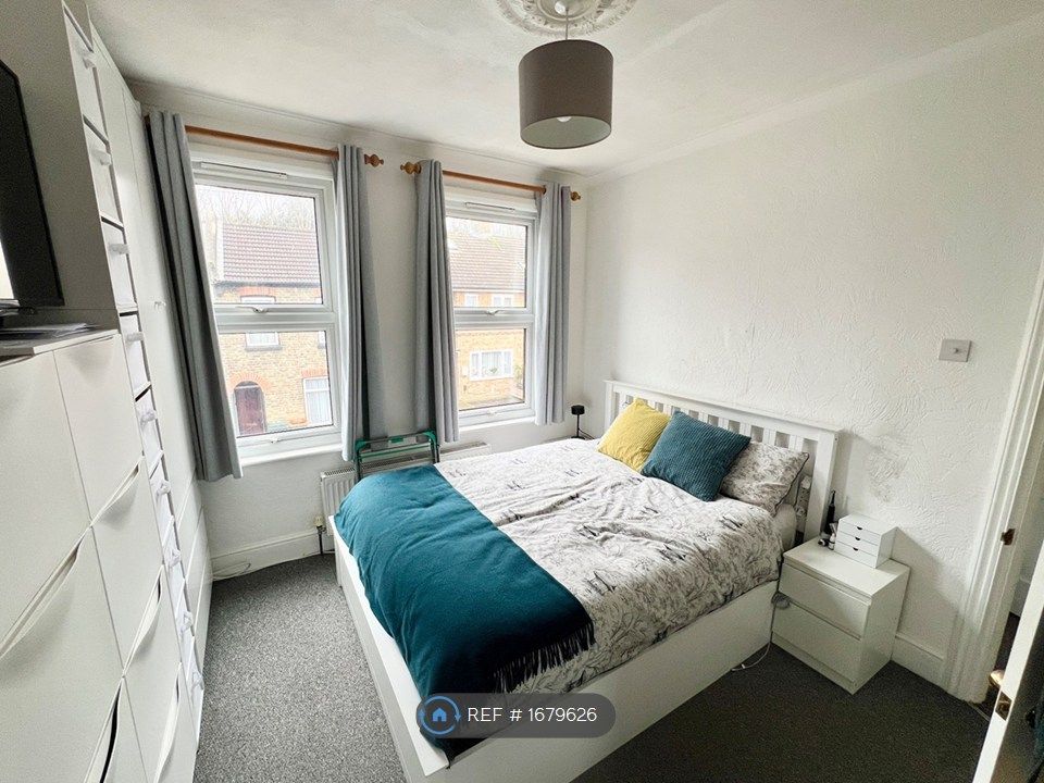 Property photo 1 of 12 Bedroom 1
