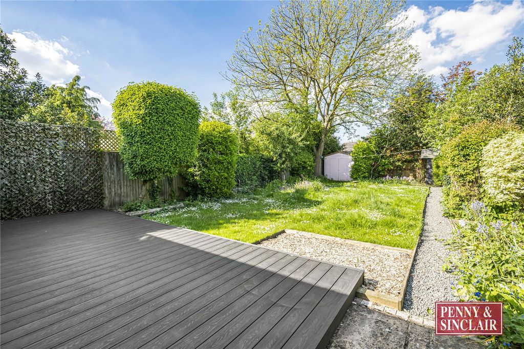 Property photo 2 of 23 Picture No. 32
