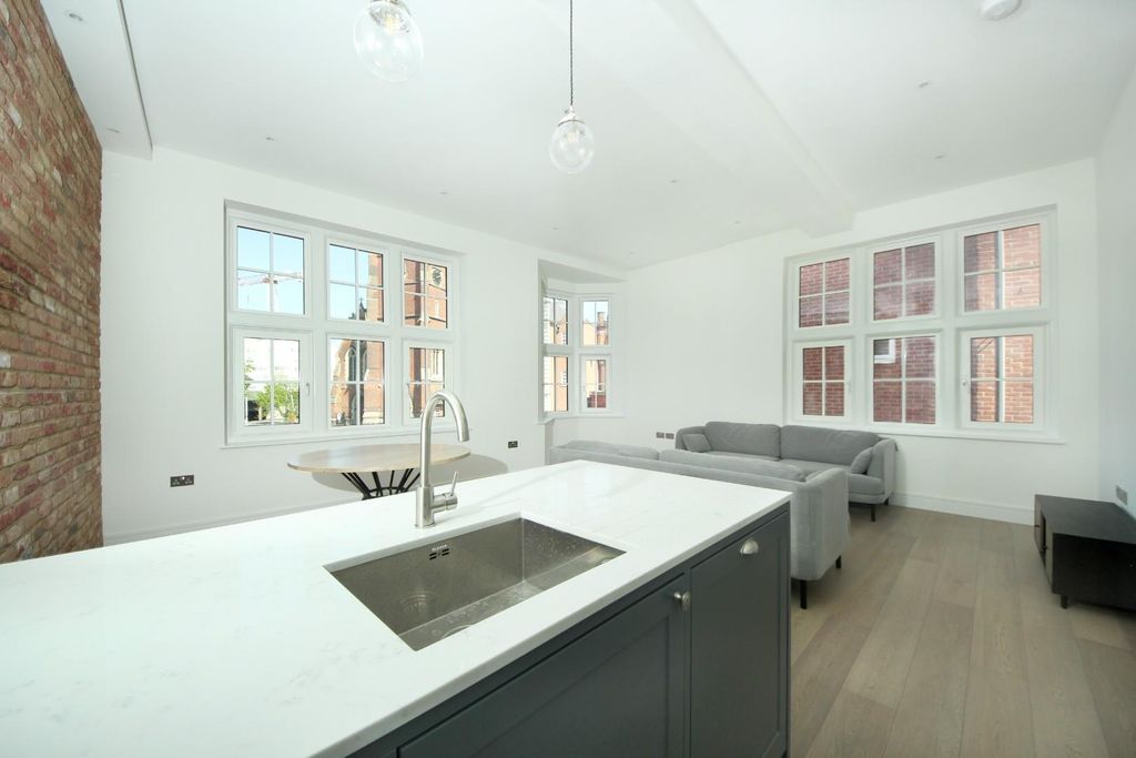 Property photo 3 of 6