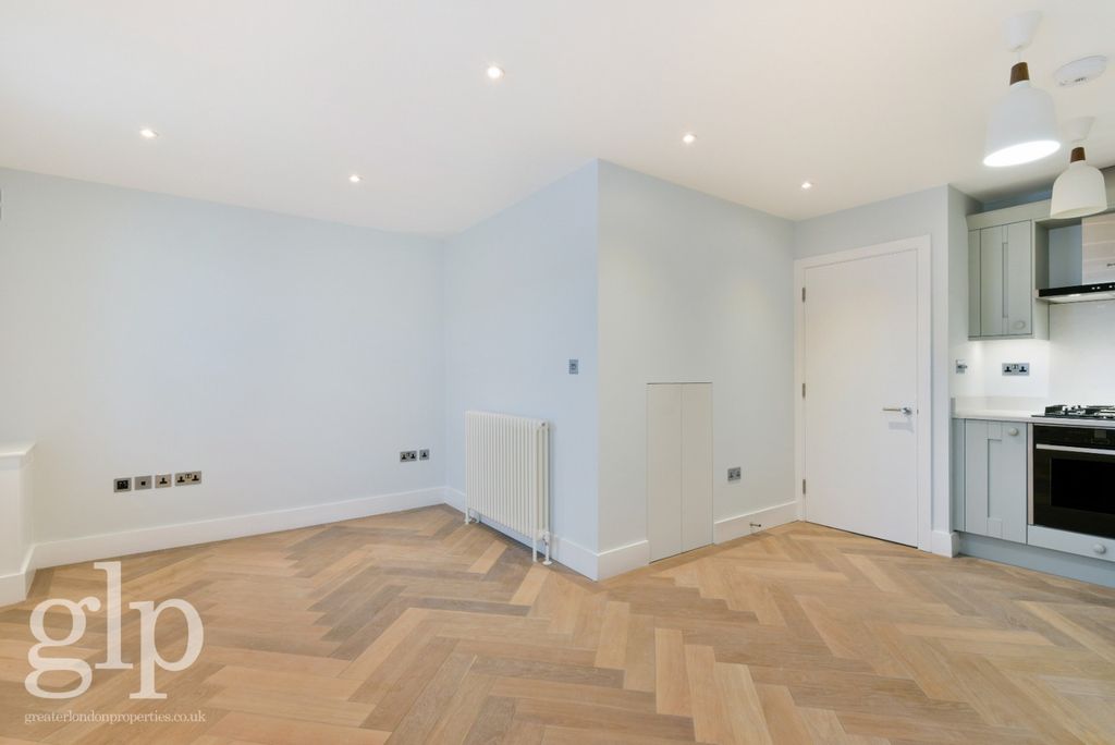 Property photo 1 of 12 3971031