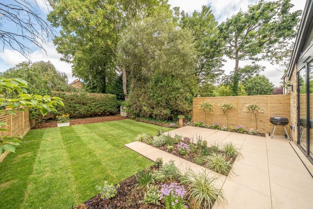 Property photo 3 of 8