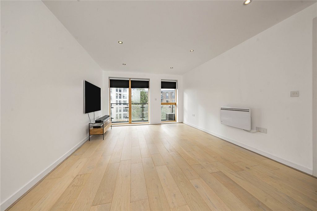 Property photo 3 of 11 Picture No. 01