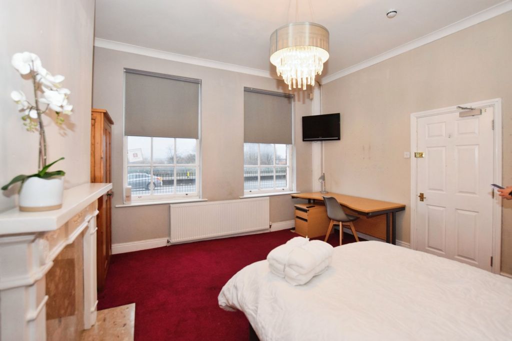 Property photo 3 of 16 Picture No. 20