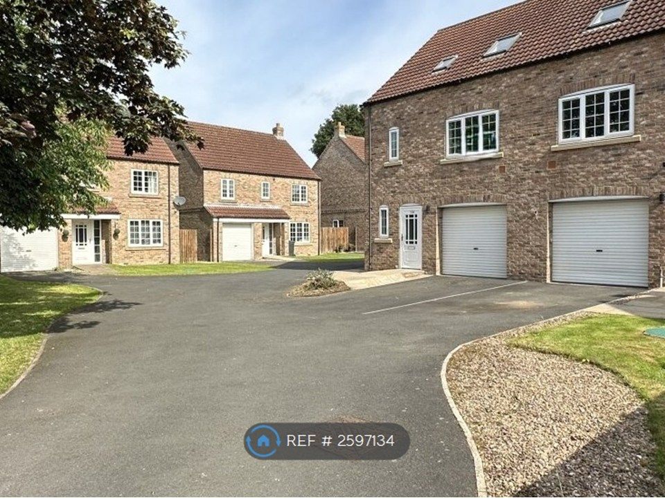 Property photo 1 of 35