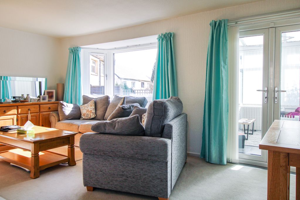 Property photo 3 of 12 Dining/Living Room