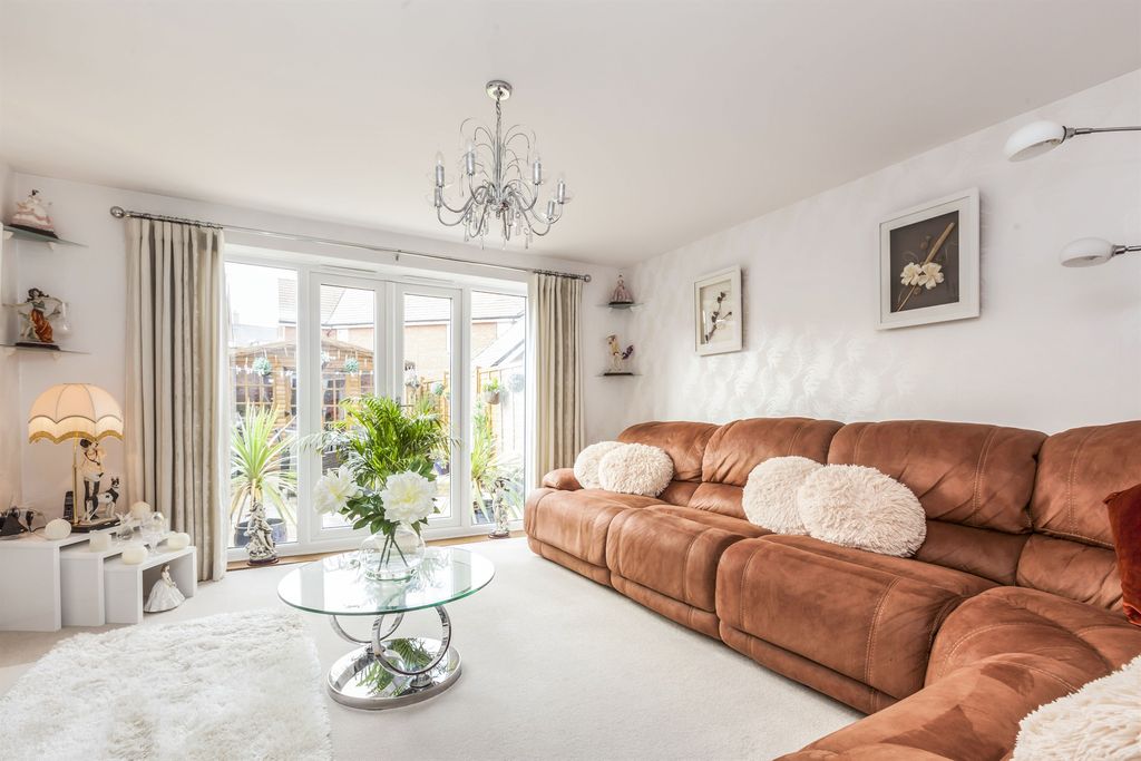 Property photo 3 of 9