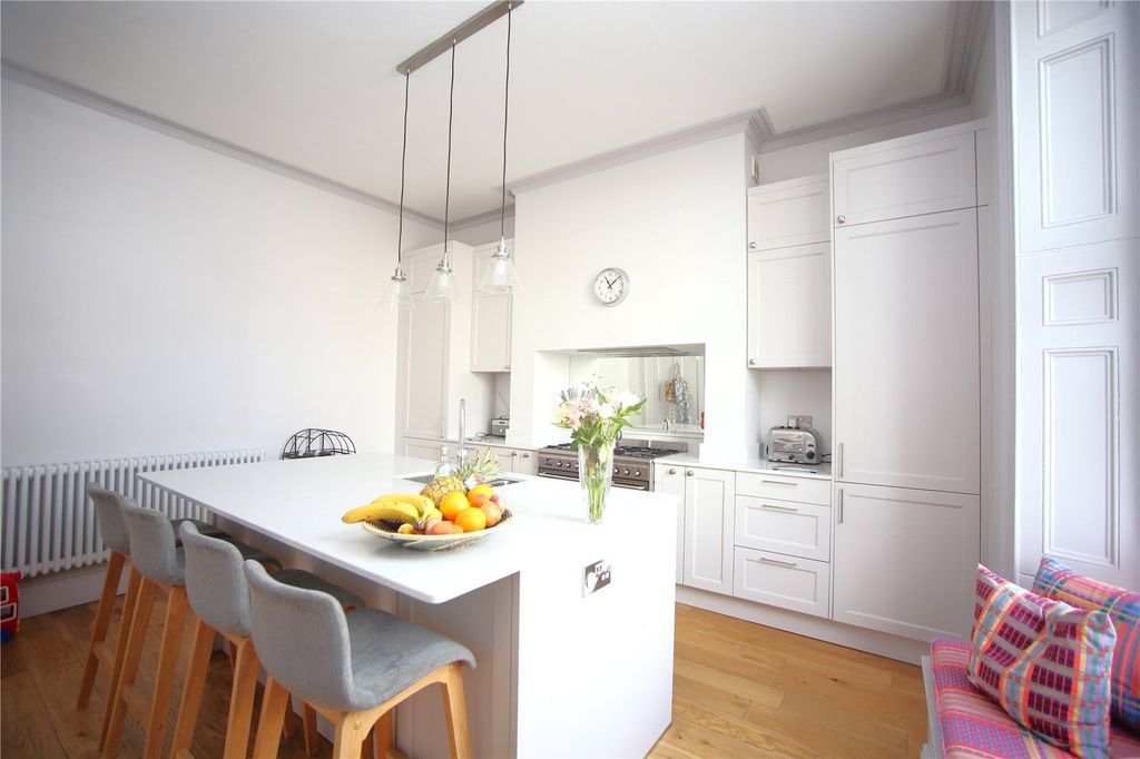 Property photo 1 of 25 Picture No. 04