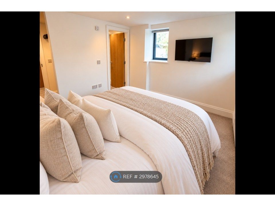 Property photo 3 of 5 Bedroom One With En-Suite