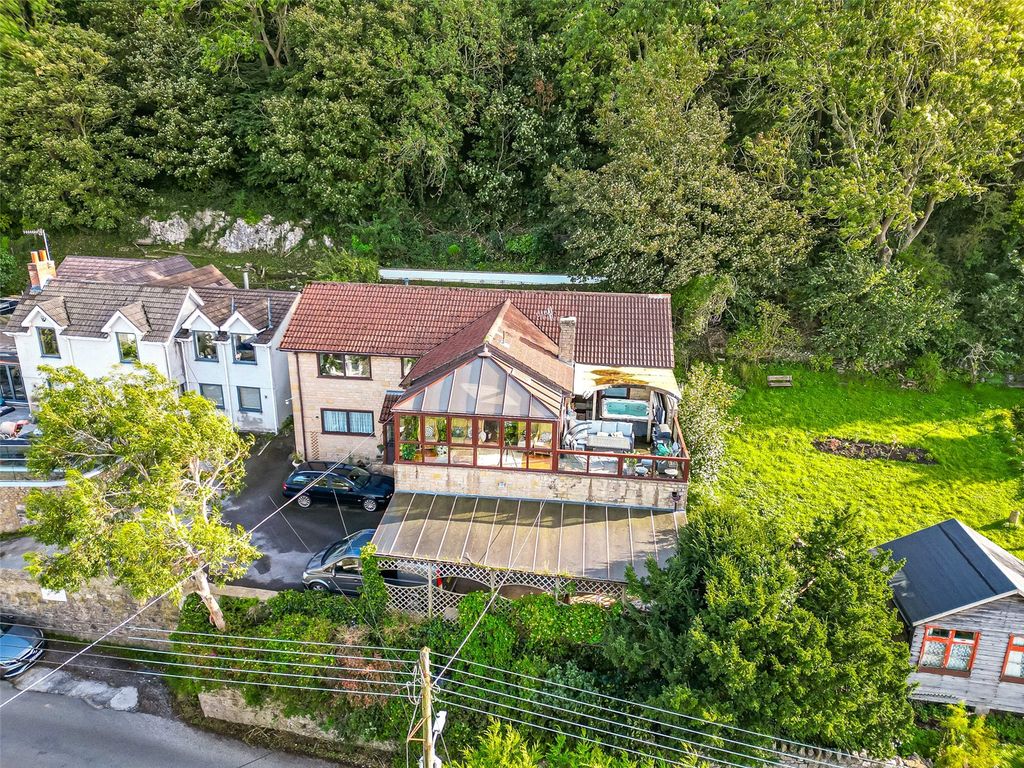 Property photo 1 of 43 Picture No. 42