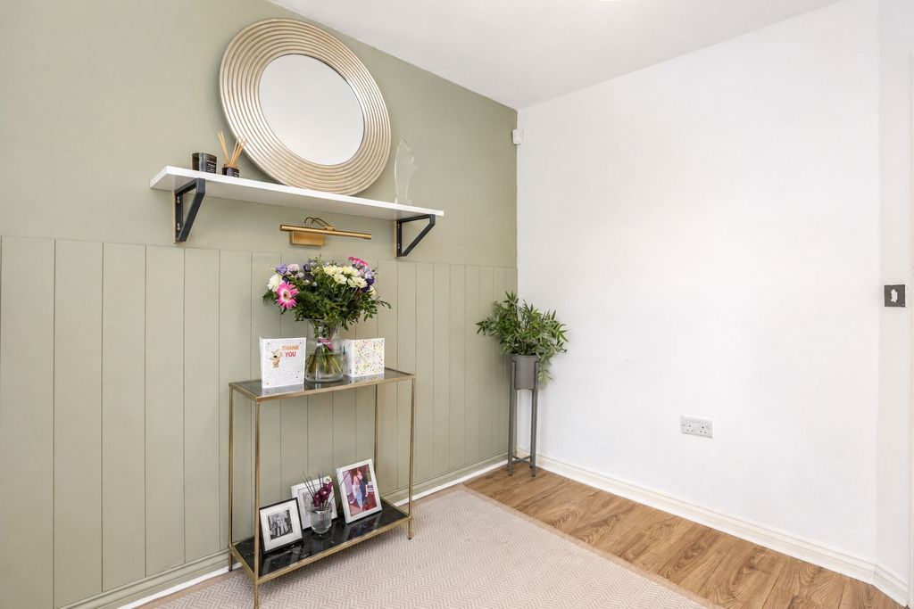 Property photo 3 of 38