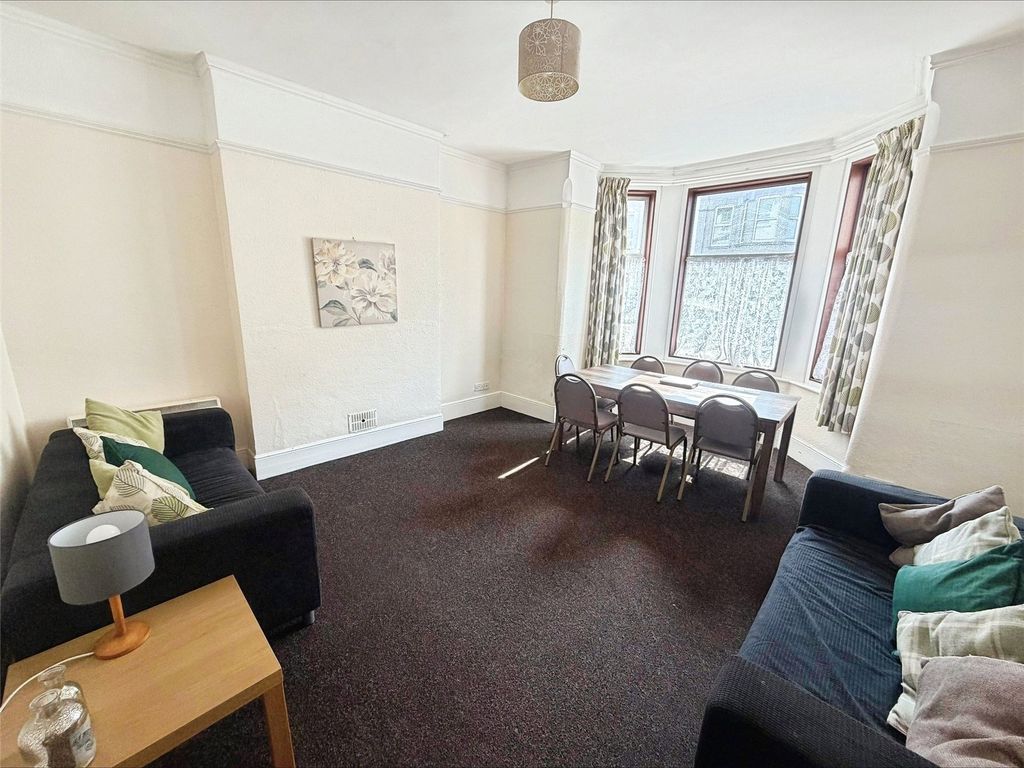 Property photo 3 of 20 Gf Lounge