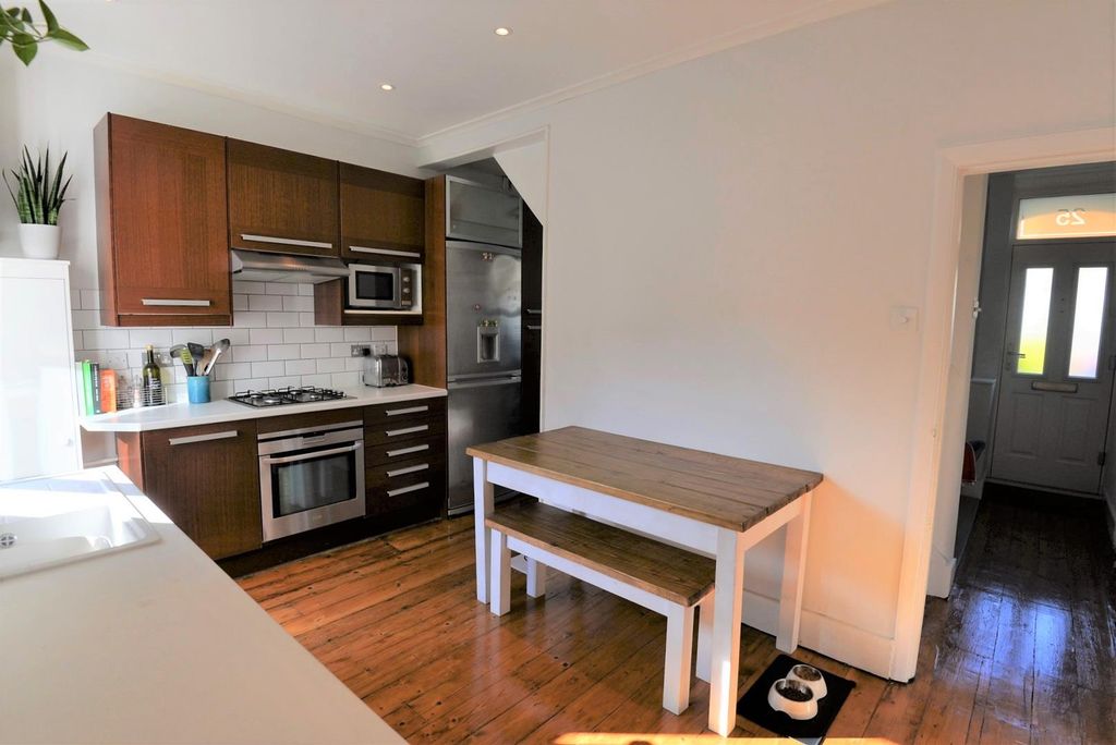 Property photo 3 of 19 3