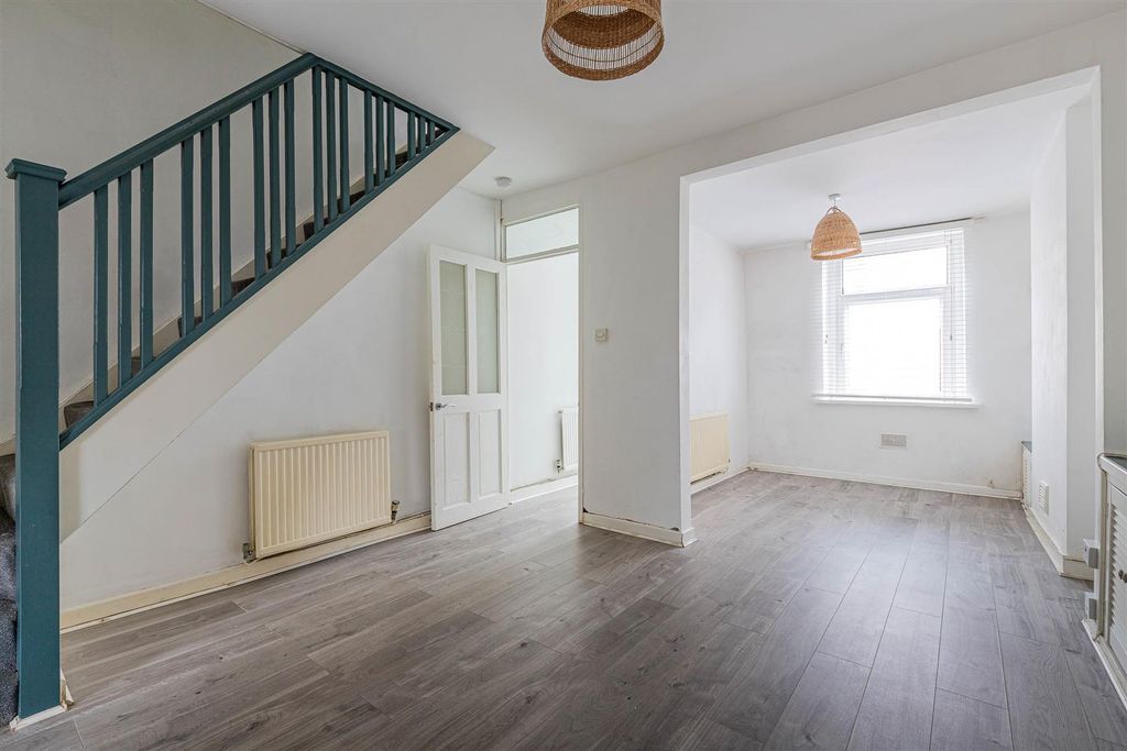 Property photo 2 of 12 Devon Street 23-8.Jpg