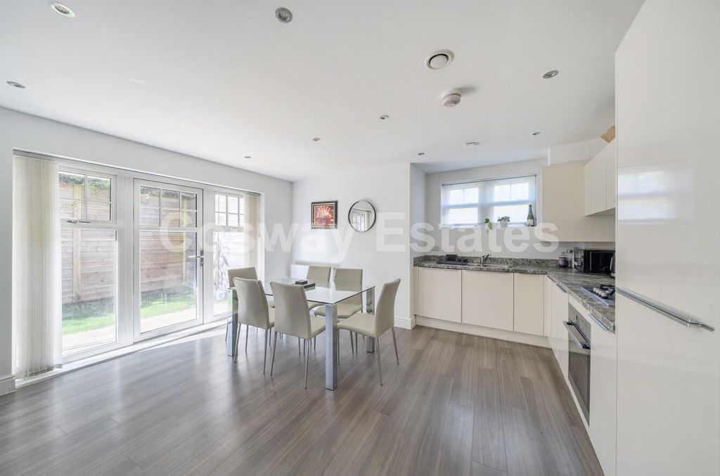 Property photo 3 of 15 97d959Fe-634B-41E2-93Fd-17Ac1021B3Ef.Jpg