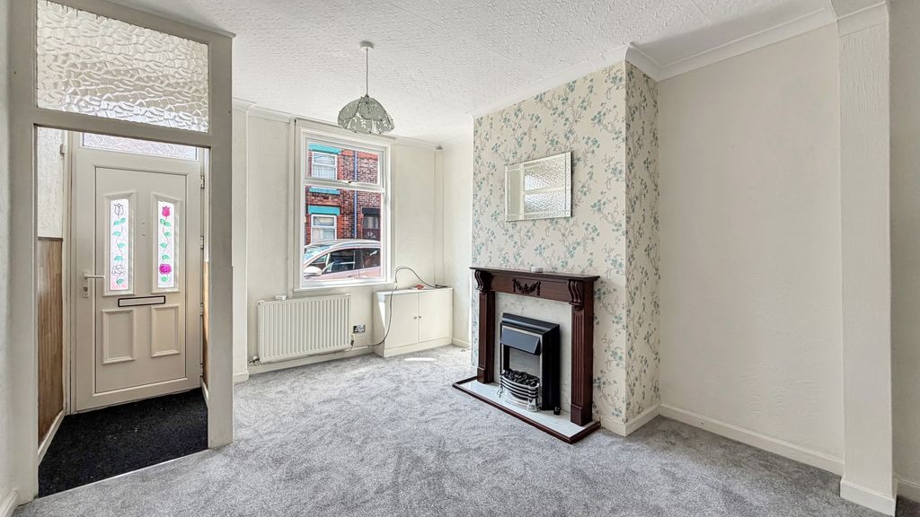 Property photo 2 of 8 Lascelles-4