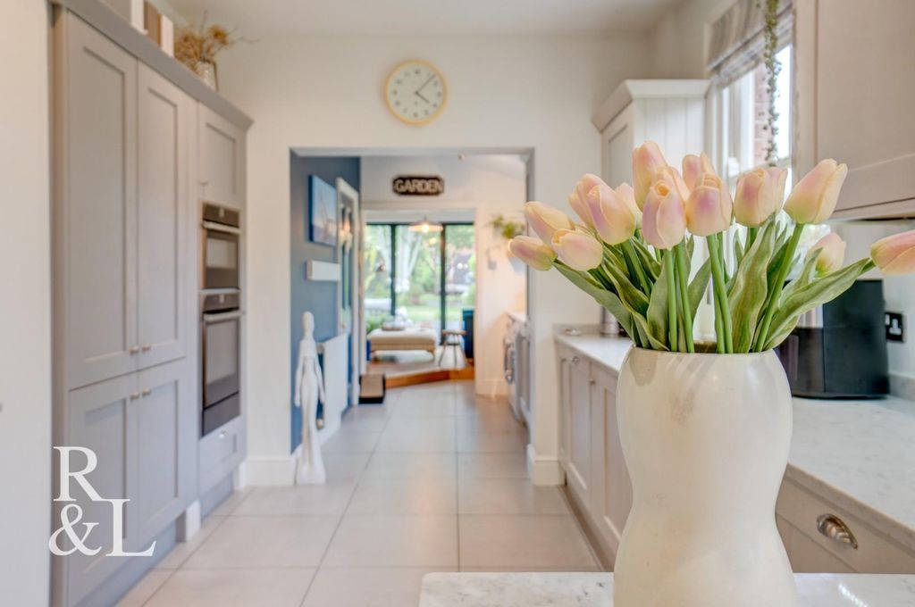 Property photo 3 of 47 Tamworth Road (6).Jpg