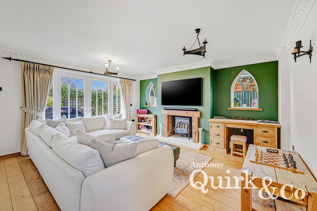 Property photo 2 of 48