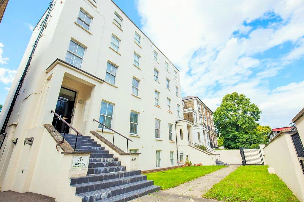 Property photo 2 of 7