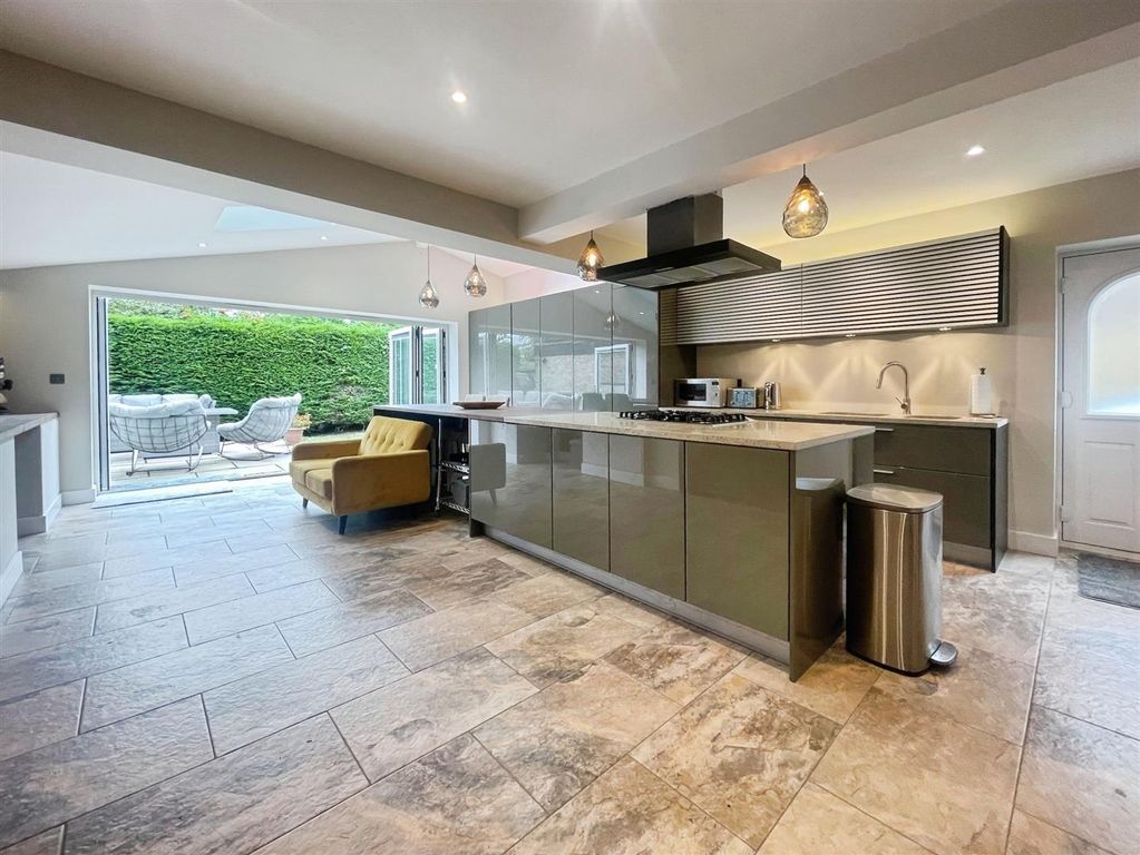 Property photo 2 of 21 Kitchen/Diner
