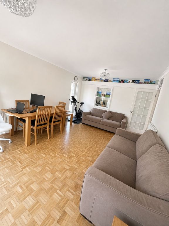Property photo 2 of 12