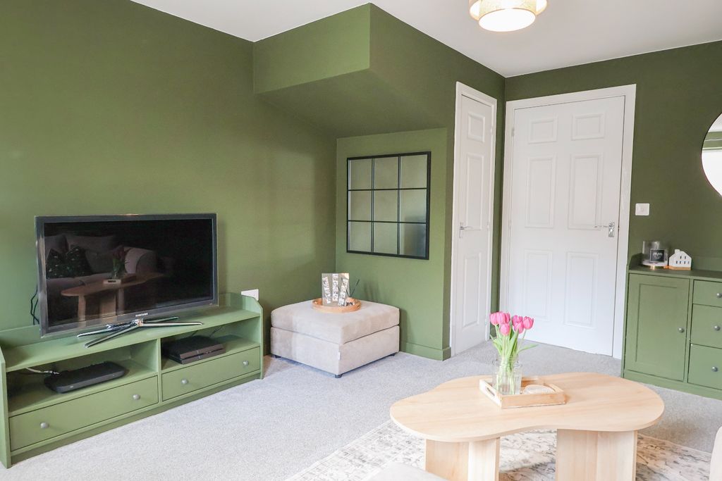 Property photo 2 of 17 4996001