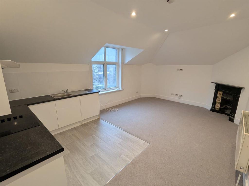 Property photo 2 of 8 Img-20251208-Wa0032.Jpg