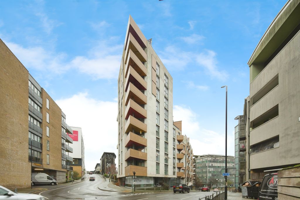 Property photo 1 of 16