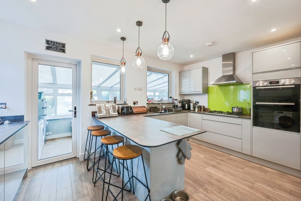 Property photo 2 of 22 Pbox-Img.Jpg