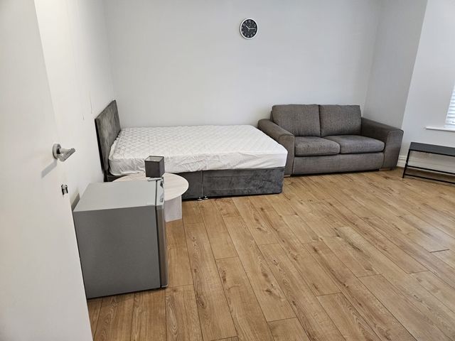 Property photo 2 of 3