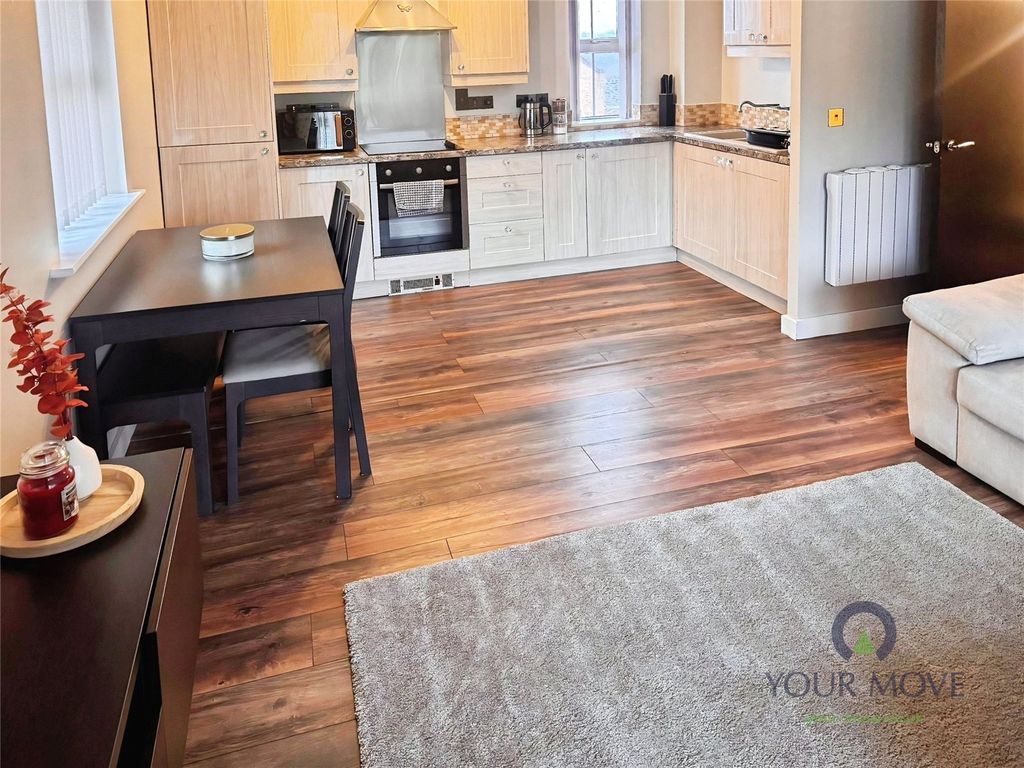 Property photo 3 of 9 Kitchen